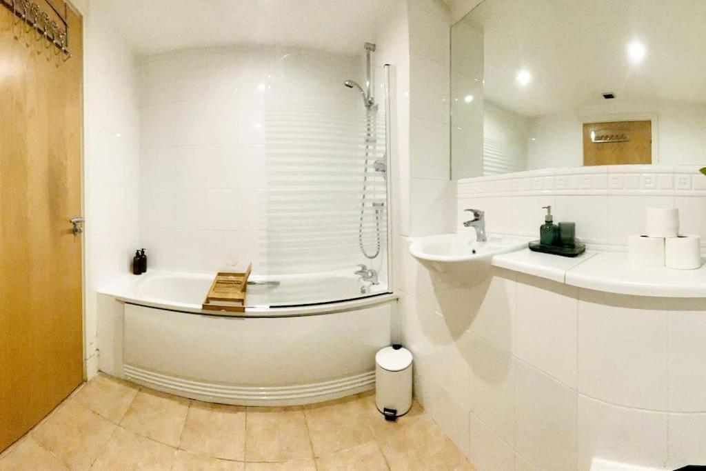 Beautiful Central Open Plan Living! Manchester Esterno foto